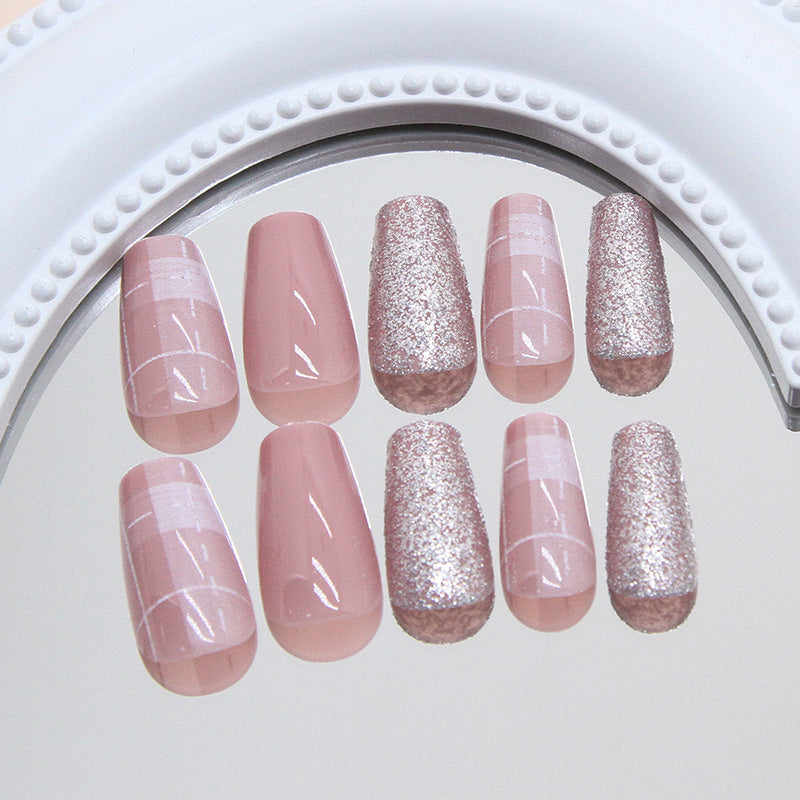 Elegantes Press-On-Nageldesign Karnz