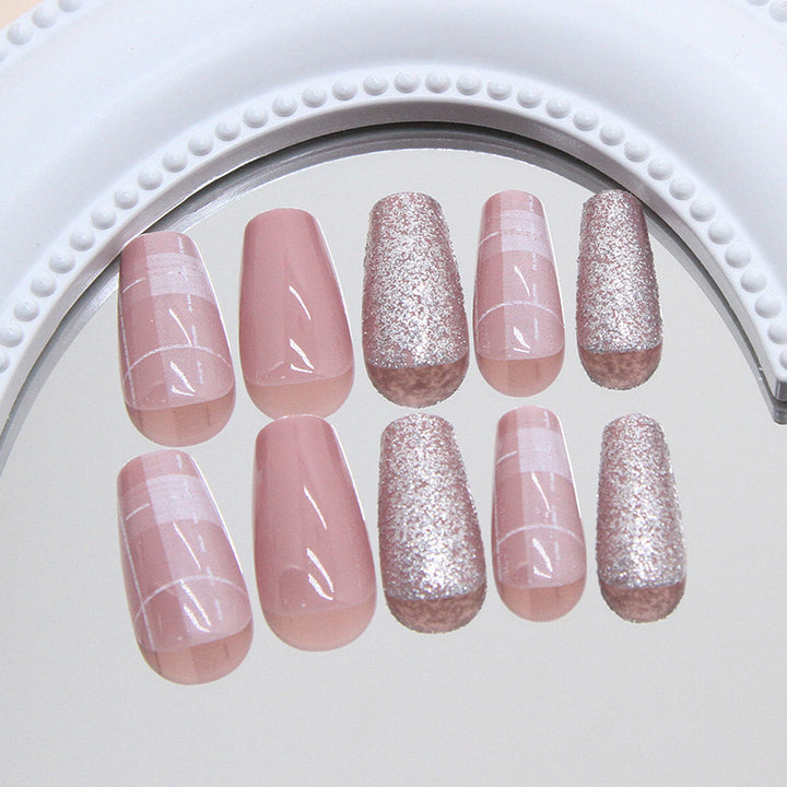 Elegantes Press-On-Nageldesign Karnz
