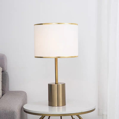 Elegante Tischlampe mit modernem Design