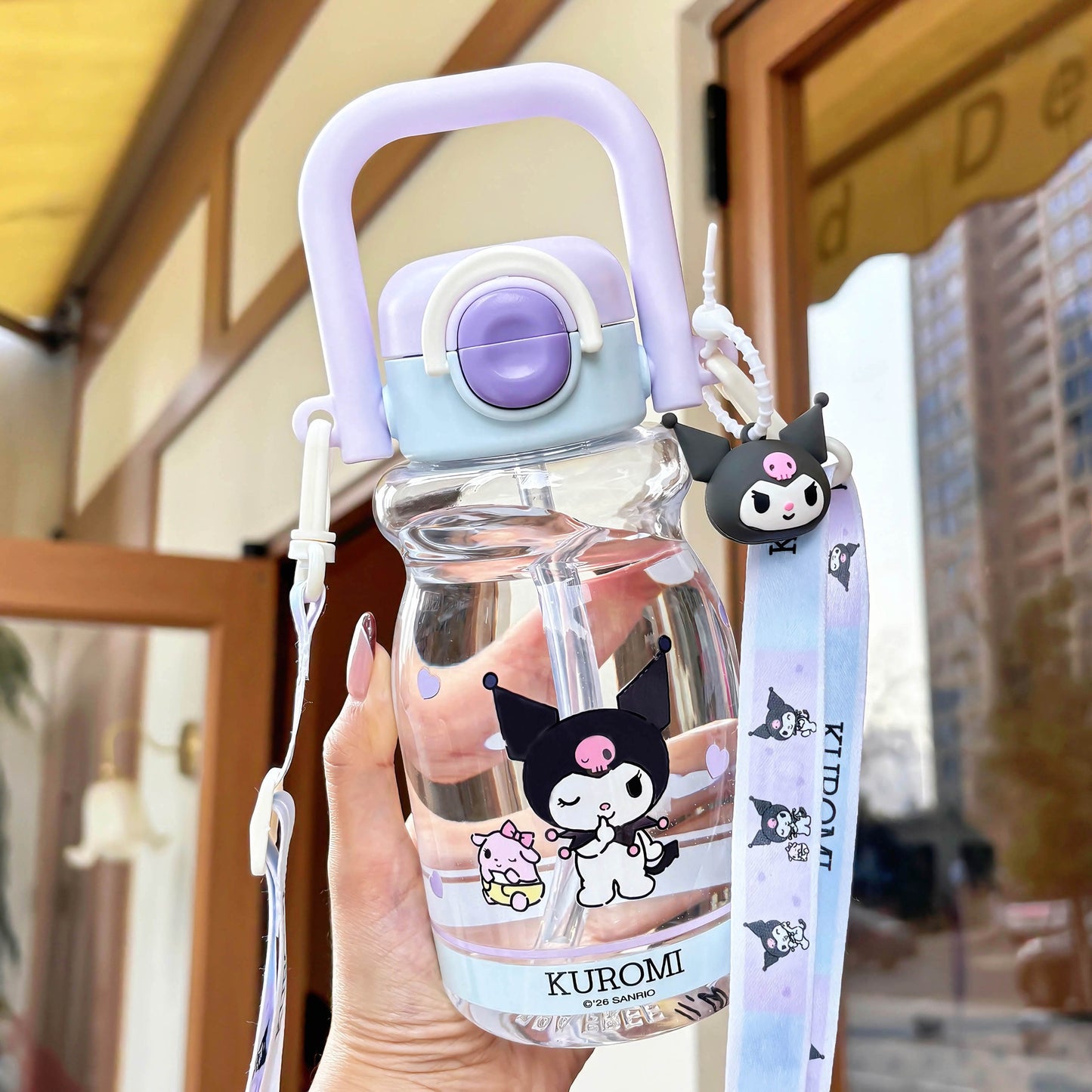 Damen Trinkflasche mit hochwertigem Silikon-Tragegriff und verspieltem Charakterdesign Karnz