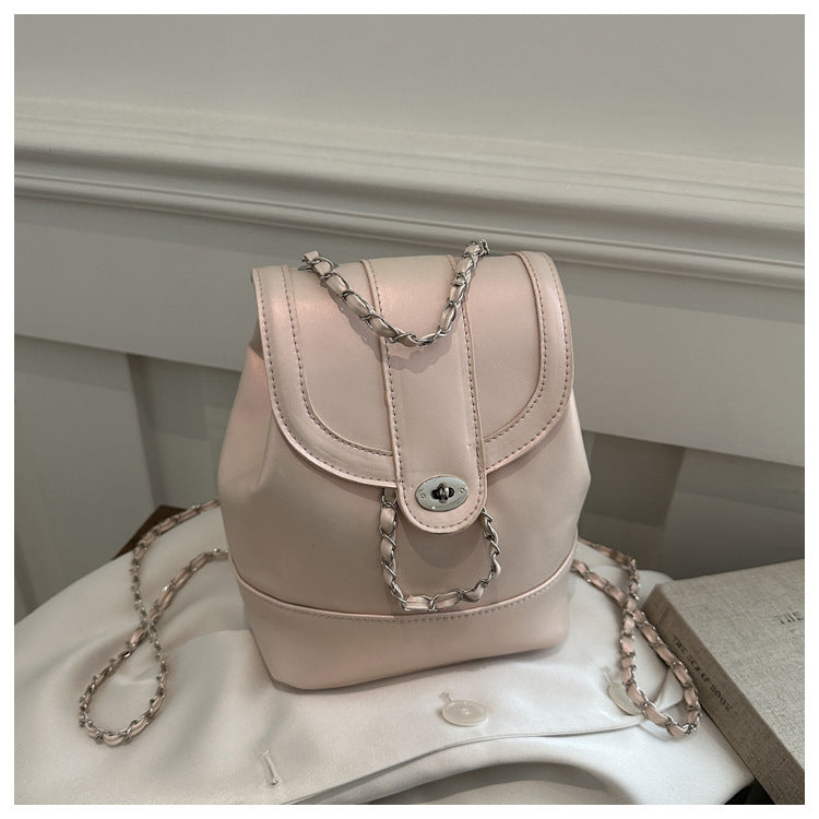 Eleganter Rucksack mit Kettendetails