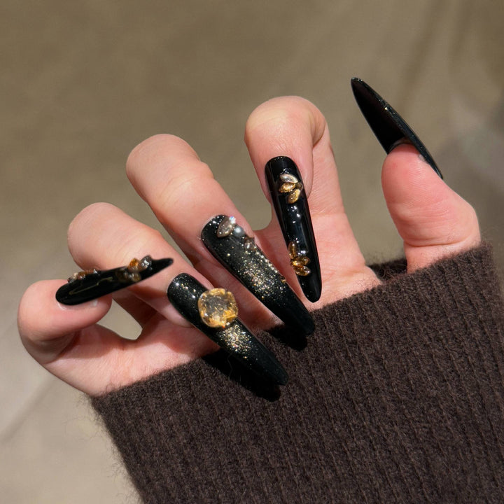 Premium Glitzerndes Stiletto Press-On Nagelset Karnz