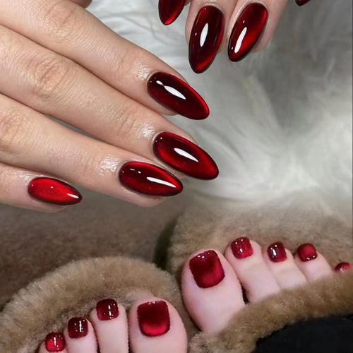 Kunstnagelset mit glänzendem Effekt Karnz
