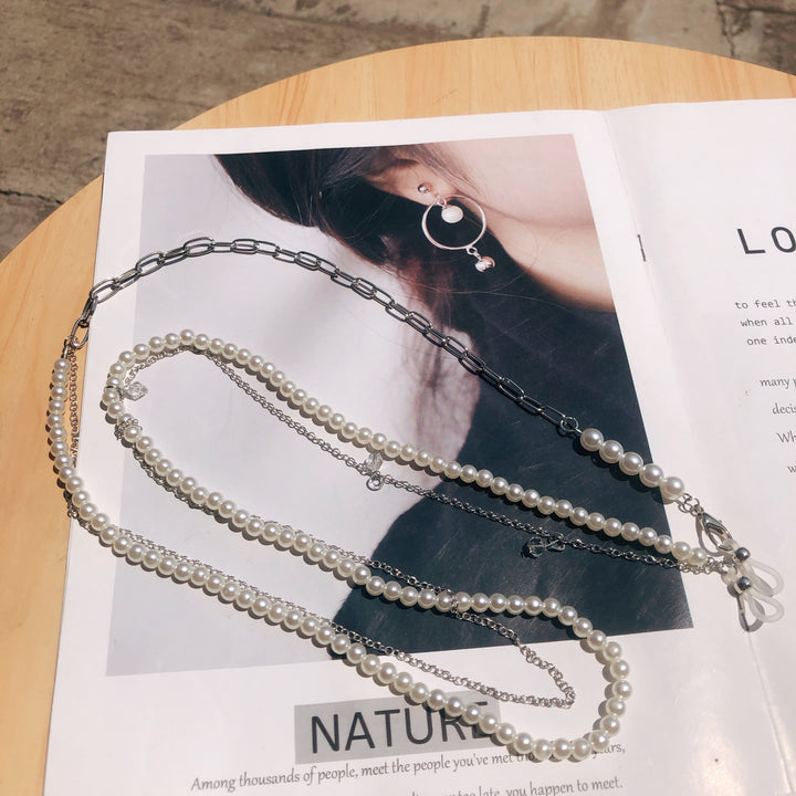 Elegante mit Perlen akzentuierte Brillen-Kette Karnz