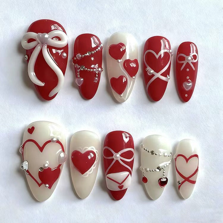 Nageldesign Set mit romantischen Herzmotiven Karnz