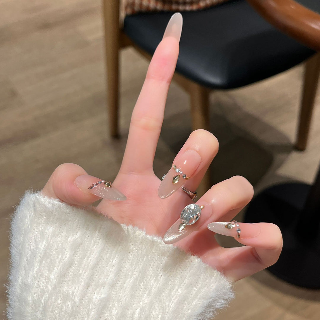 Elegante mit Strass verzierte Press-On-Nagelverlängerungen Karnz