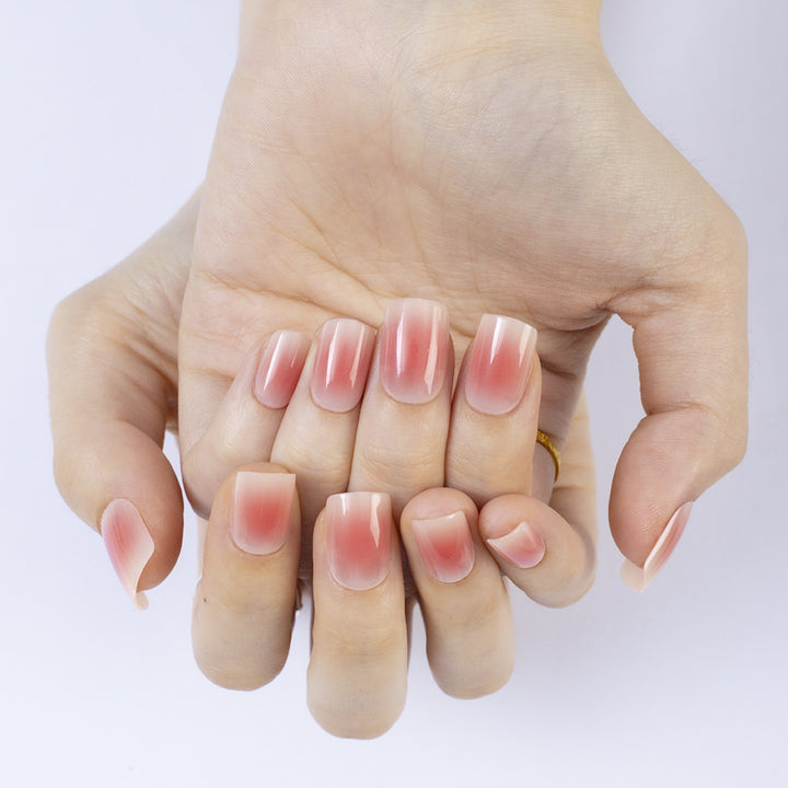Natürliche Gel-Kunstnägel mit Hochglanz-Finish Karnz