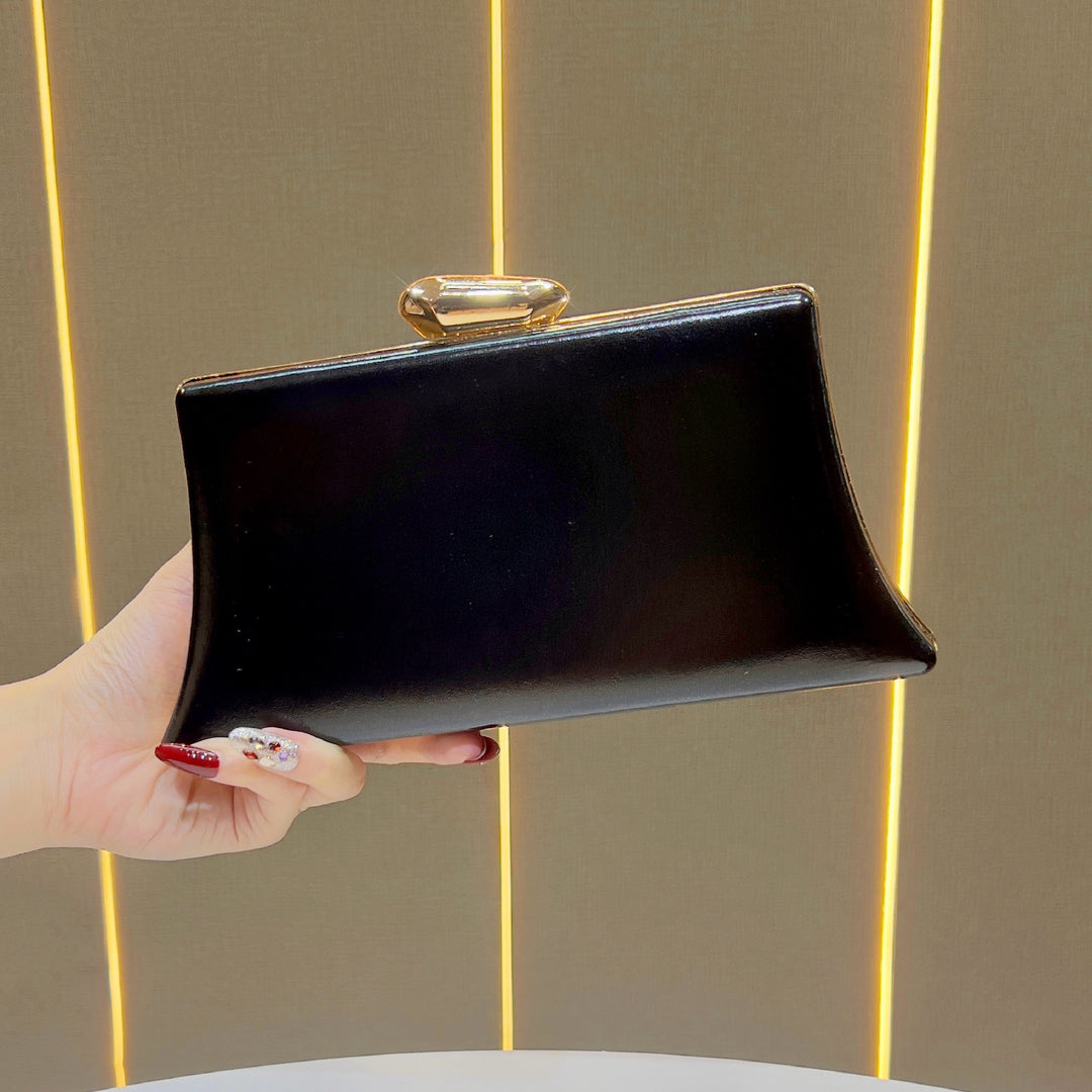 Elegante metallische Abendtasche