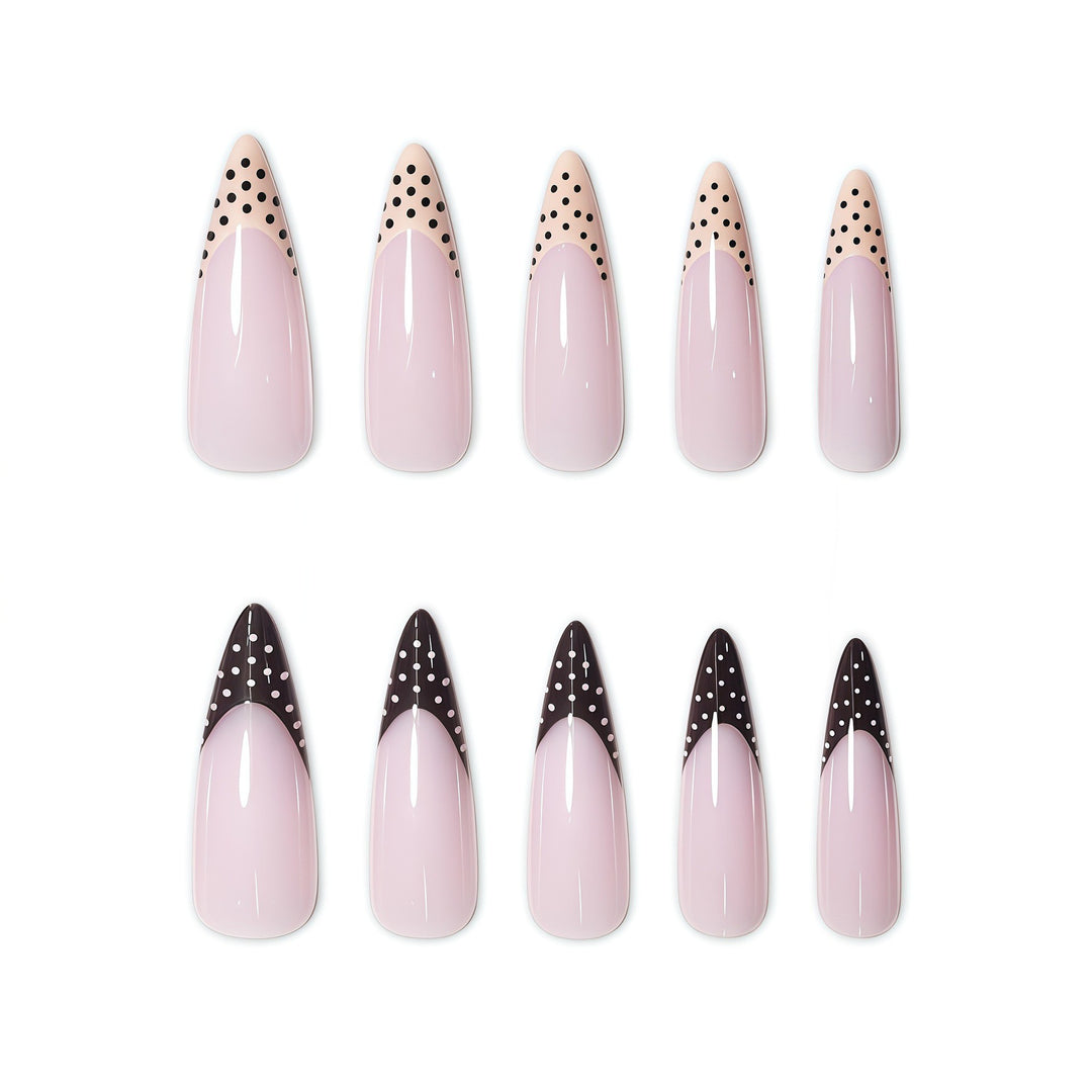 Elegante modische Nagelkunst Karnz