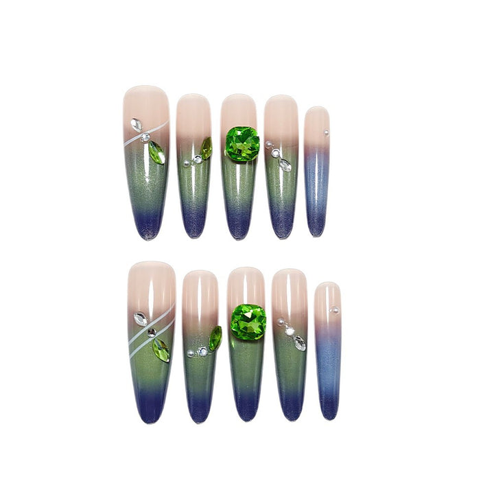 Kunstnägel mit Elegantem Ombre-Design und Funkelnden Akzenten Karnz