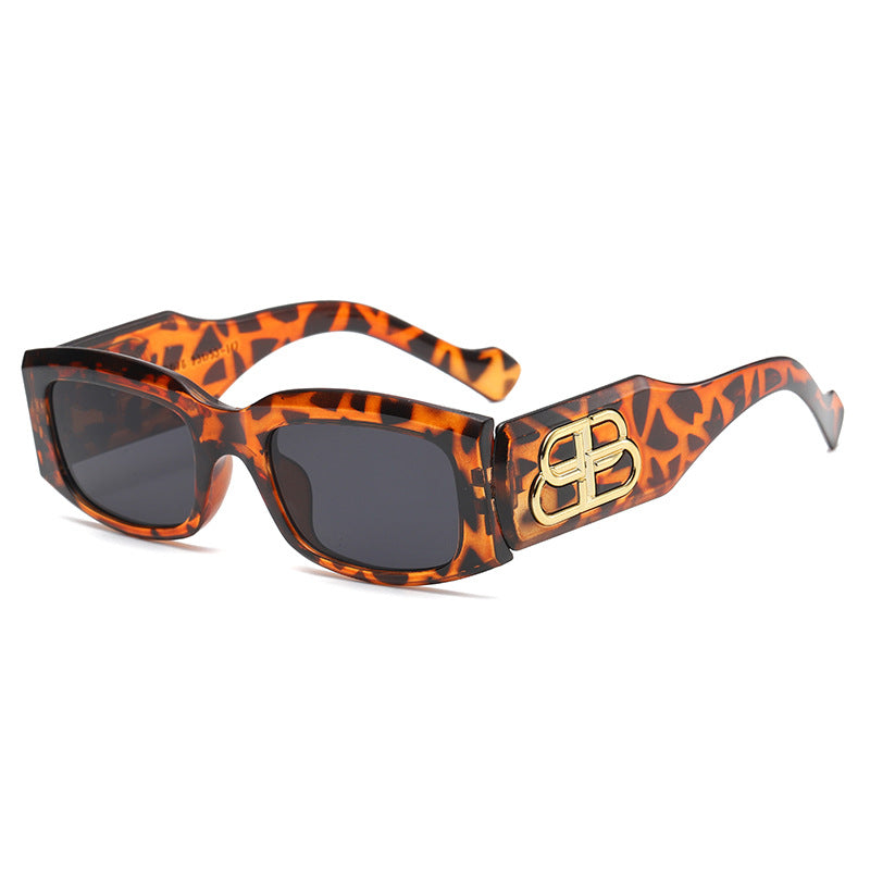 Damen modische quadratische Sonnenbrille mit luxuriösen Rahmenakzenten Karnz