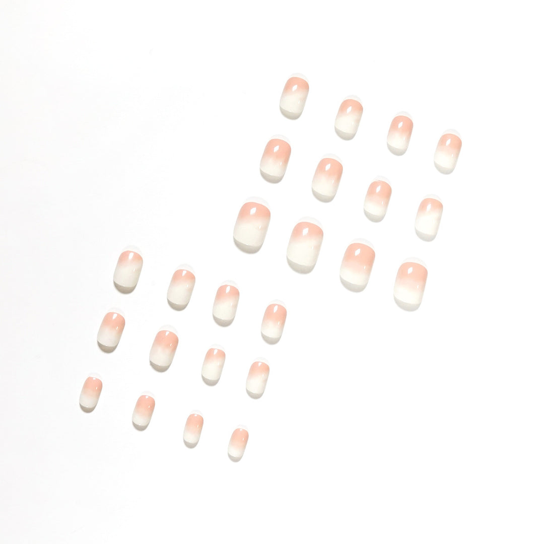 Elegante Nagelverlängerungen im modernen Ombre-Stil Karnz