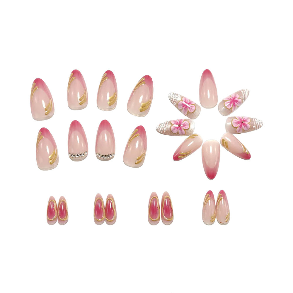 Kunstvolle Nagelverlängerungen mit Floralem Design Karnz