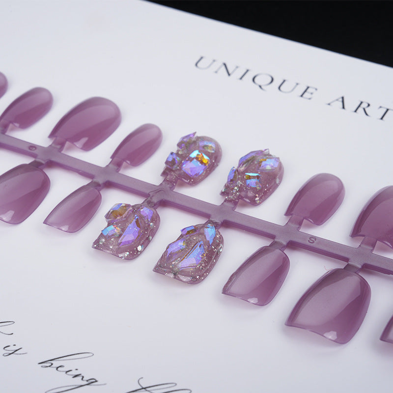 Premium Press-On Nail Set mit glänzenden und glitzernden Akzenten Karnz