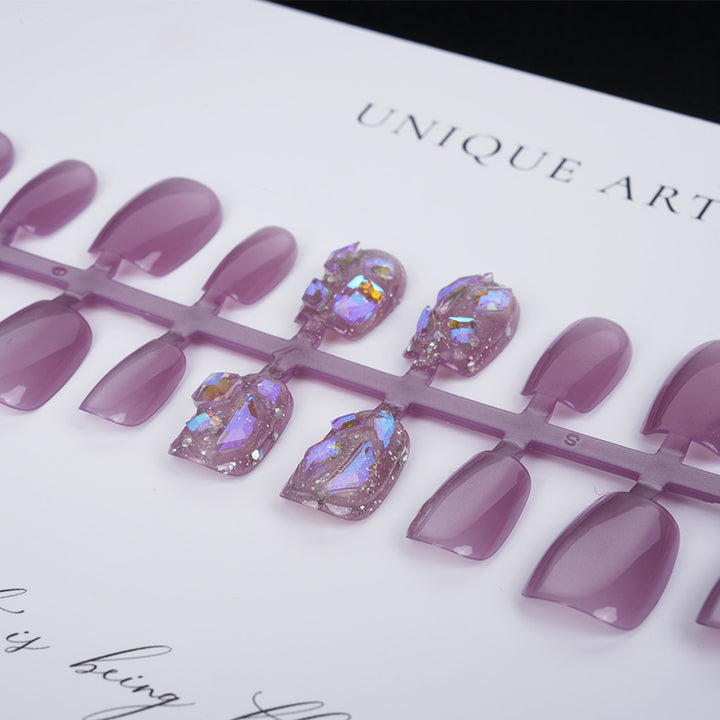 Premium Press-On Nail Set mit glänzenden und glitzernden Akzenten Karnz