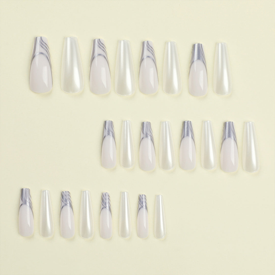 Künstliche Nagelverlängerungen mit marmoriertem Design Karnz