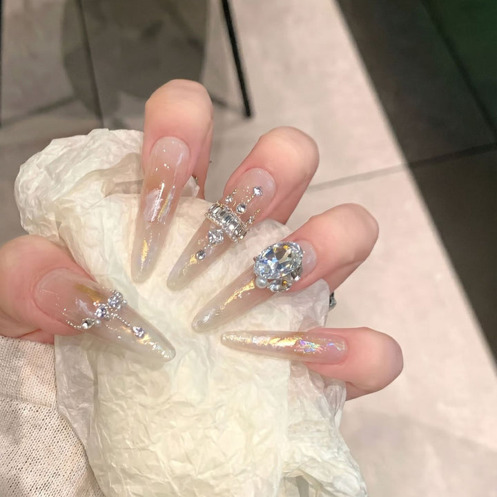 Dekoratives Stiletto Nagelkunstset Karnz