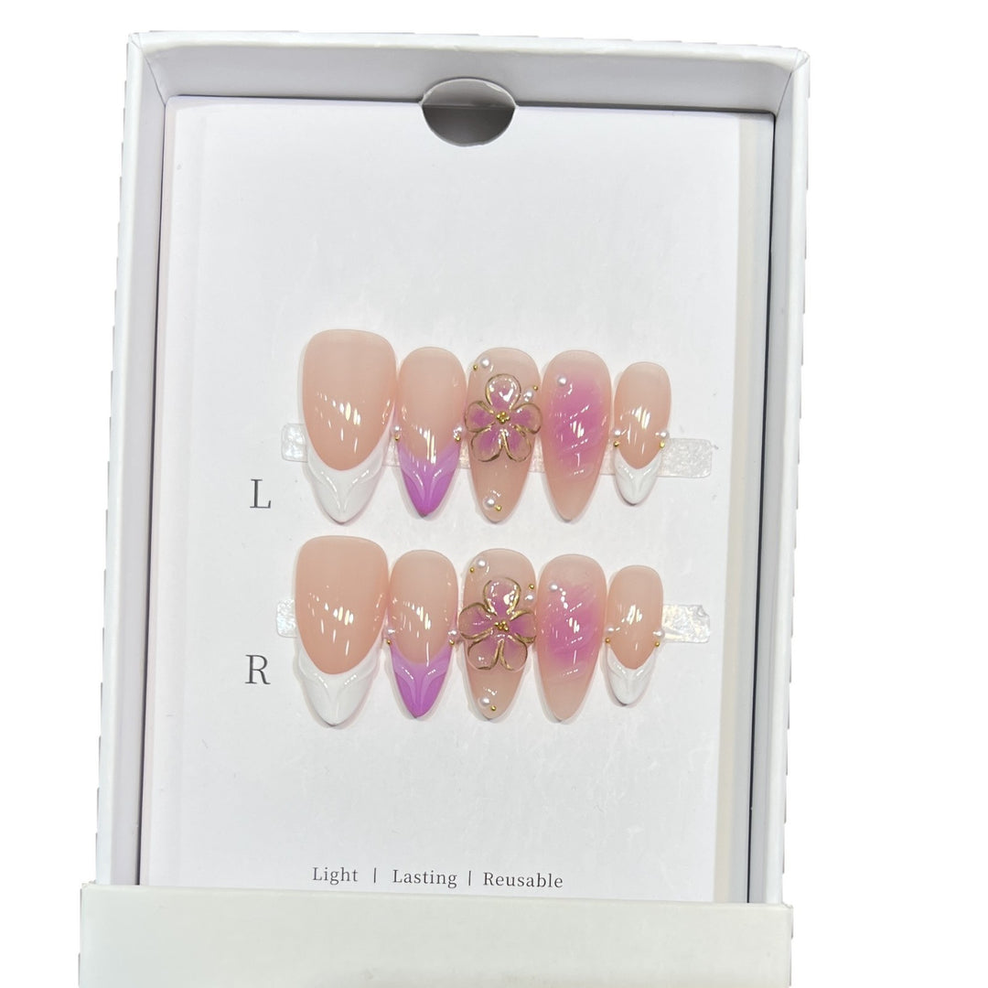 Künstlerisches Floral Press-On Nagelset Karnz