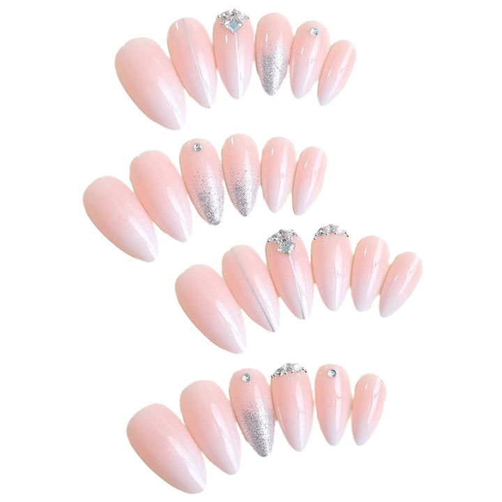 Glamouröse Press-On Nagelkollektion Karnz