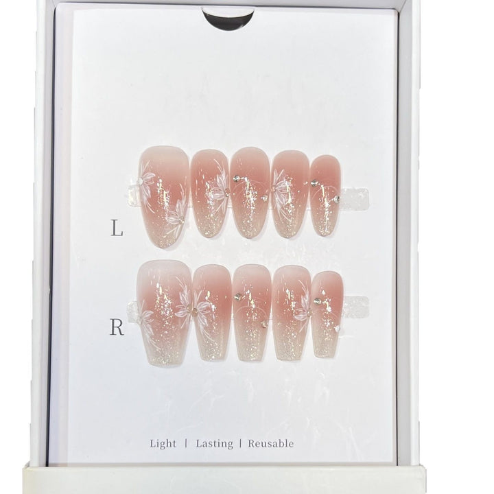 Elegantes blumeninspiriertes Press-On-Nagelset Karnz