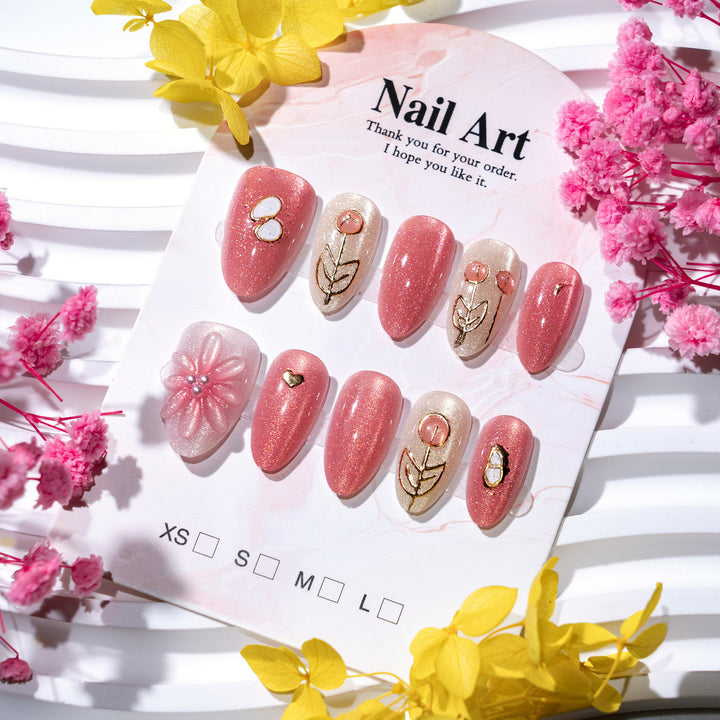 Elegantes floral Press-On-Nagelkunst-Set mit dekorativen Akzenten Karnz