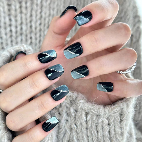 Künstlerisches Metallic Akzent Nageldesign Karnz
