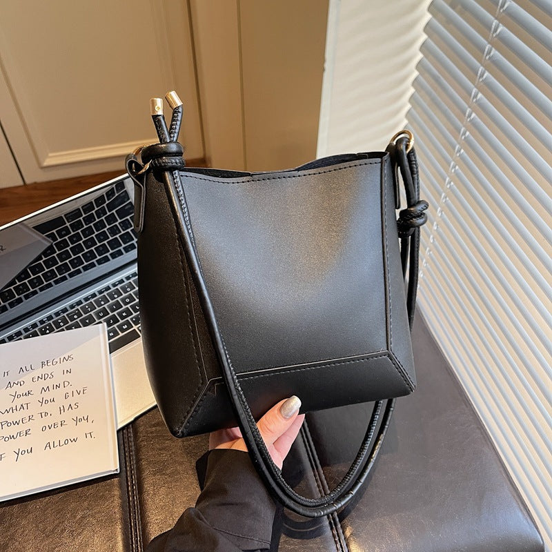 WoChic Strukturierte Sling Tasche Karnz