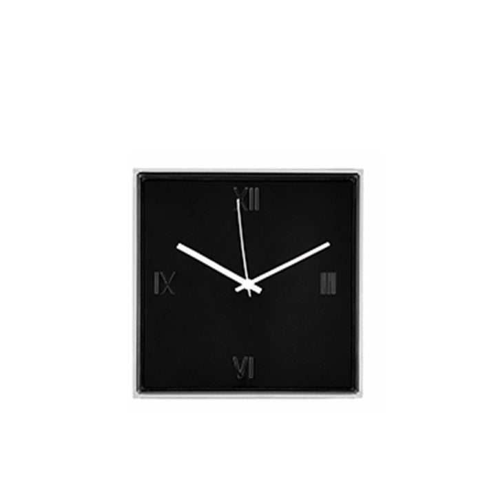 Moderne quadratische Wanduhr