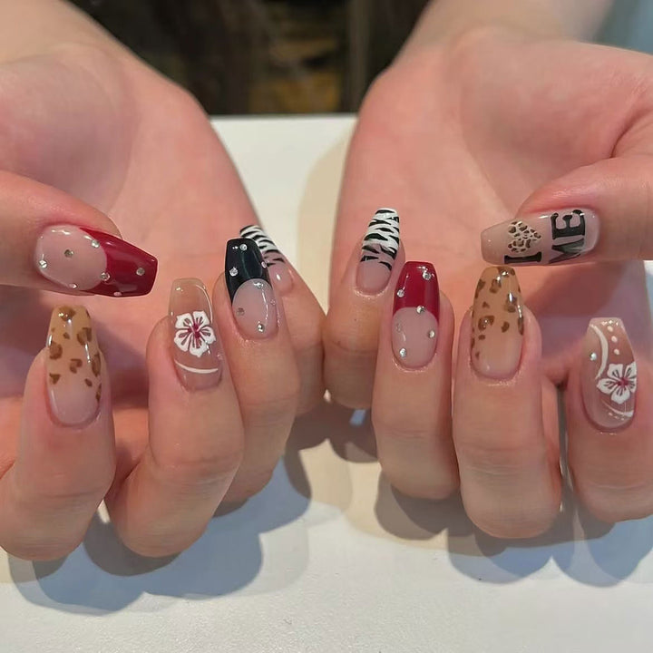 Künstlerisches kunstvolles Nageldesign-Set