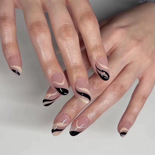 Kunstvolle Nagelkunst mit elegantem Wellen-Design Karnz