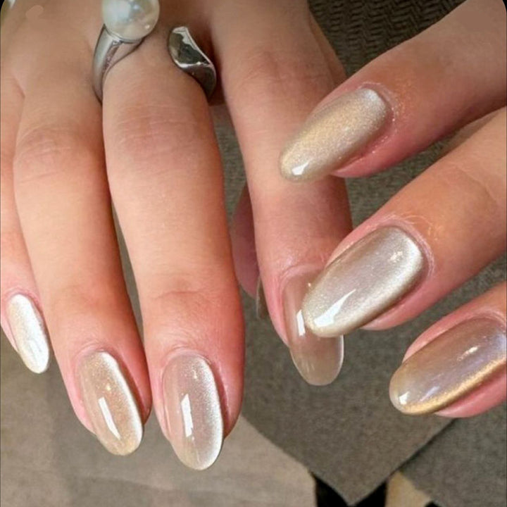 Kunstnägel mit Elegantem Glanz Karnz