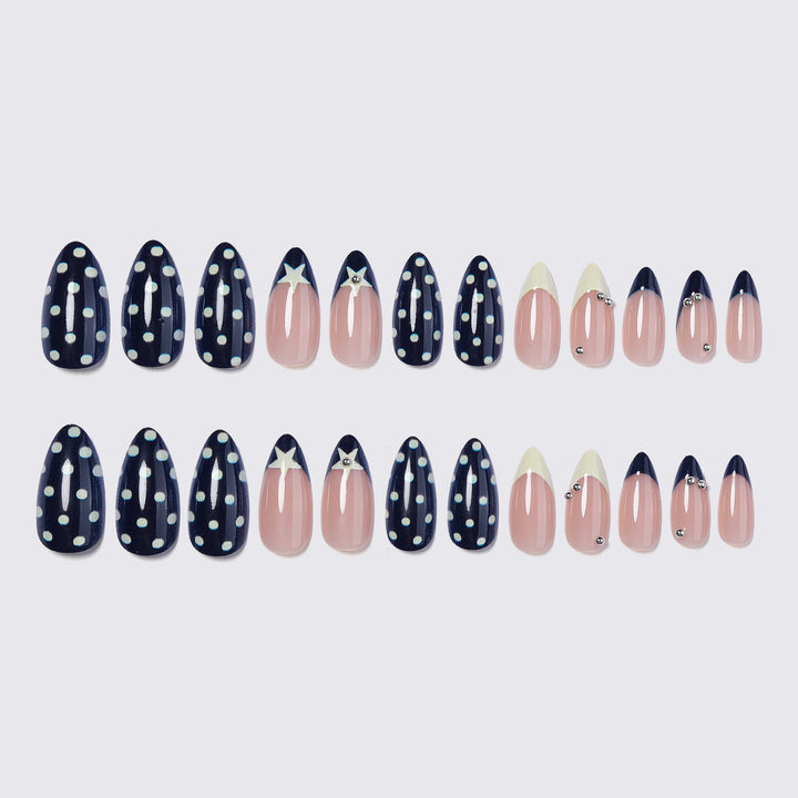 Kreatives Polka Dots Press-On Nails Set Karnz