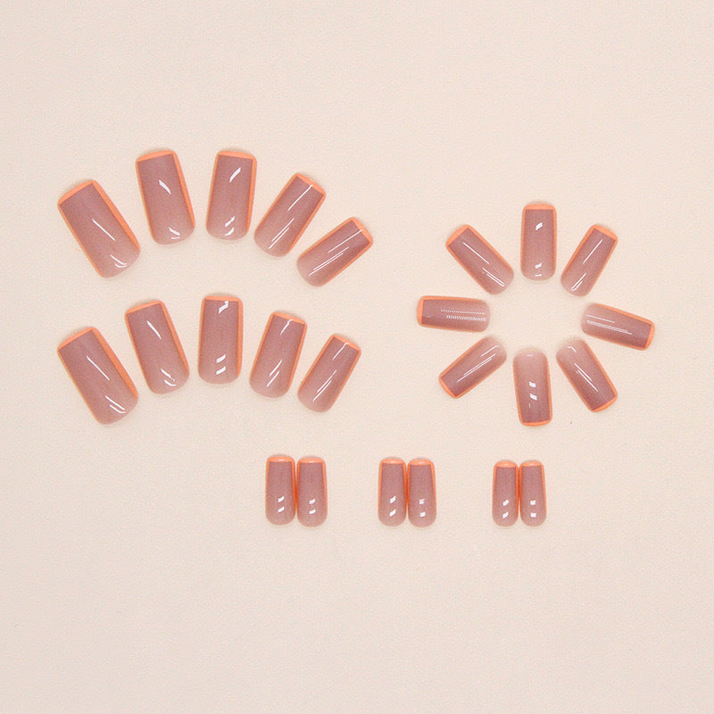 Künstliche Nagelspitzen mit glamourösem Design und Neonakzenten Karnz