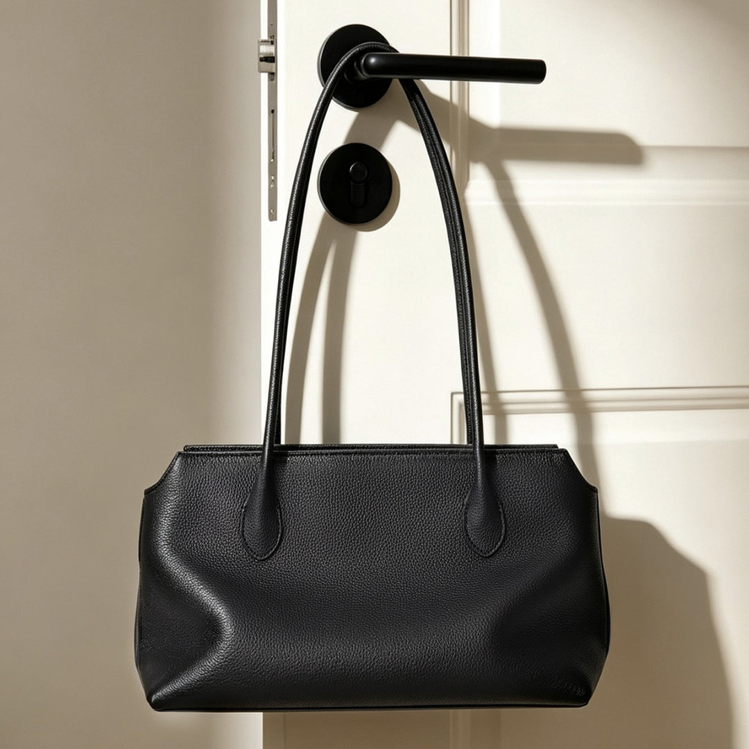 Slim rechteckige genoppte Tasche mit verlängerten Schultergurten