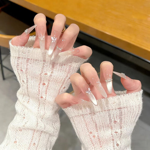 Skulptierte Acrylnagelverlängerungen