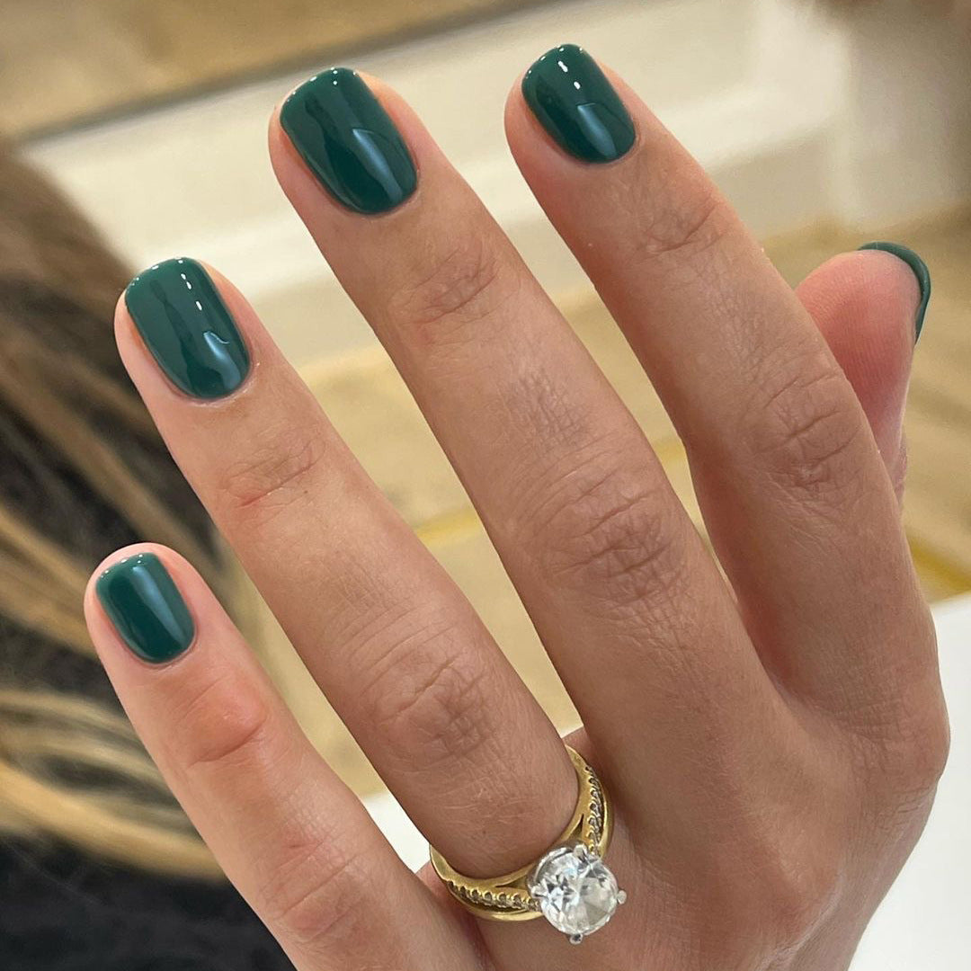 Glamouröse Nagelkunst mit Hochglanz-Finish Karnz
