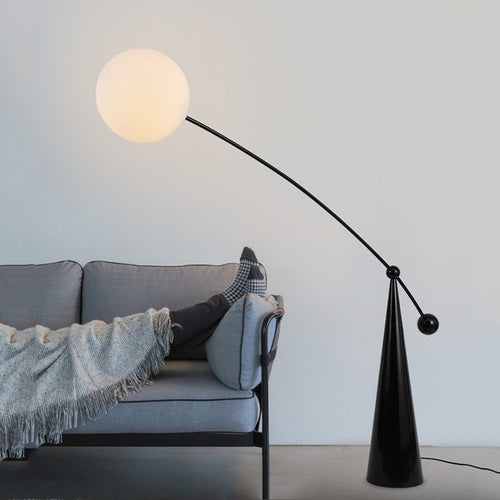 Moderne Stehlampe
