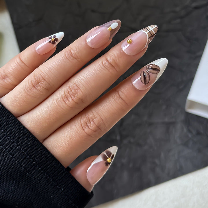 Elegantes florales Design Druck-On-Nagelkunst-Set Karnz