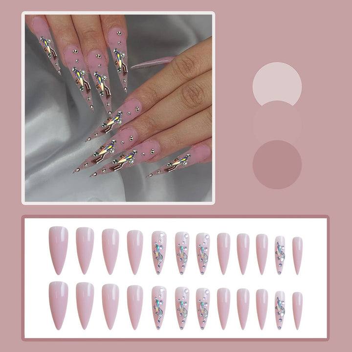 Glamouröses Kunstnageldesign Karnz