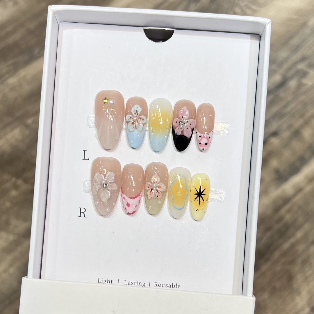 Künstlerisches Floral Press-On Nagelkunst Set Karnz