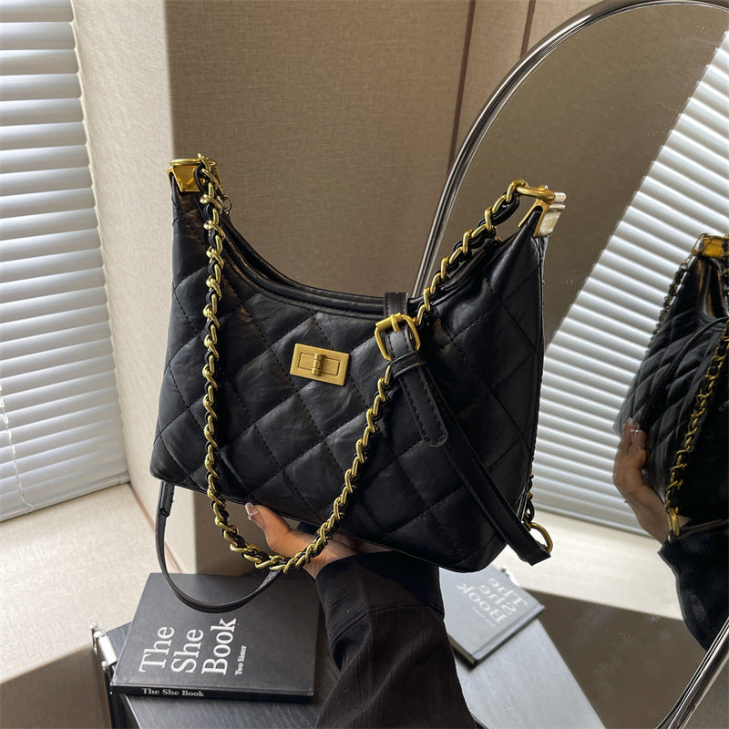 Gestepptes Schultertasche mit Kettenhenkel