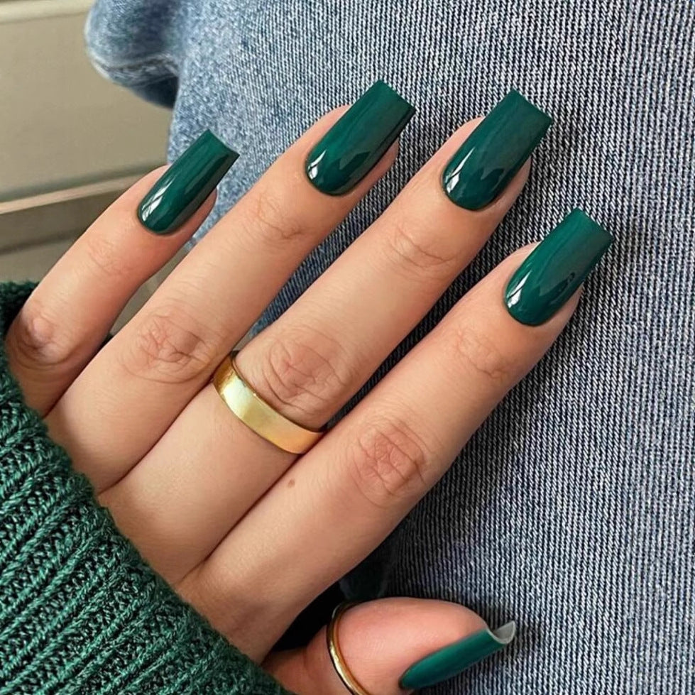 Hochwertiges Kunstnagelset mit glänzenden Finish Karnz