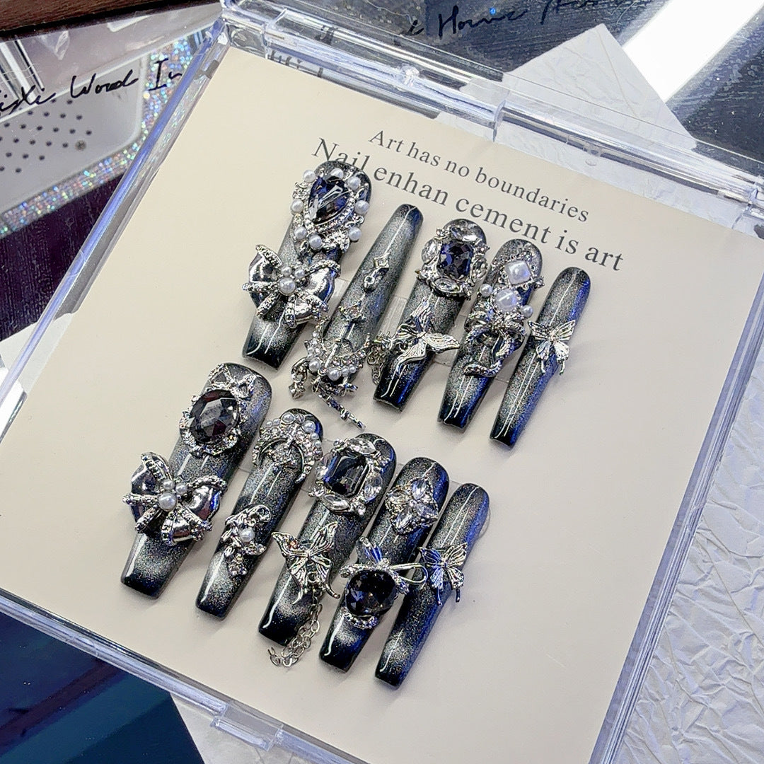 Glamourös mit Strass verzierte Nagelkunst-Set