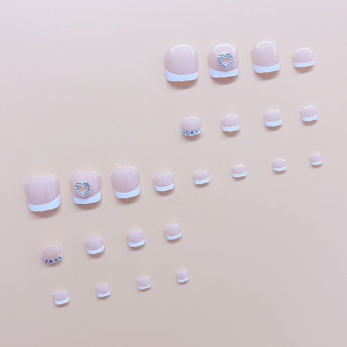 Fußnagelkunstset mit eleganten Glitzer- und Herzverzierungen Karnz