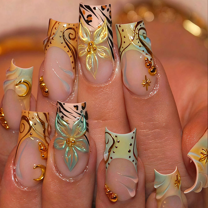 Dekorative Nagelkunst Karnz