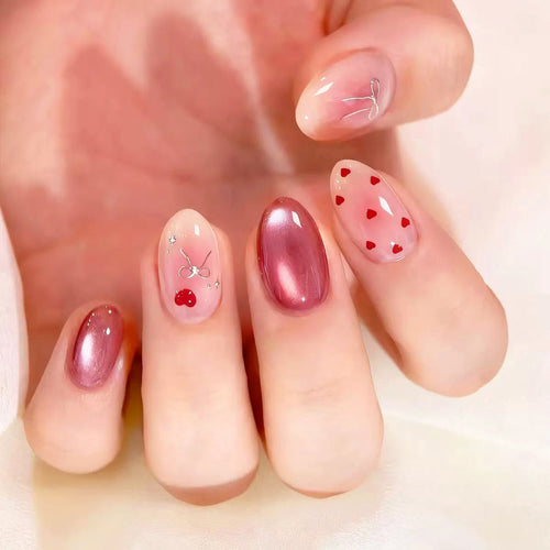 Dekorative Herz-verzierte Press-On Nagelset