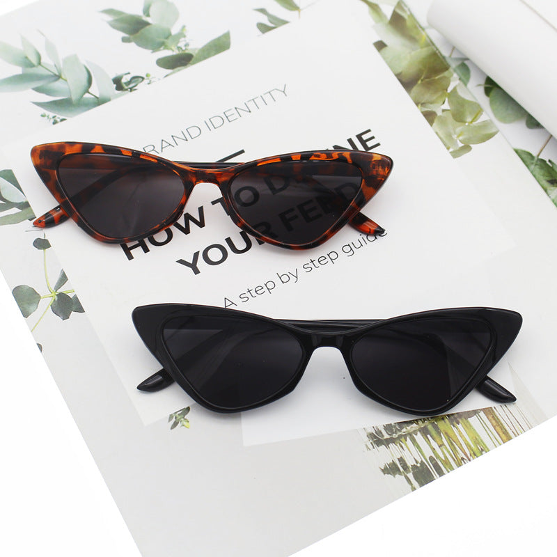 Damen Cat-Eye Sonnenbrille mit sorgfältig gestaltetem Rahmen Karnz