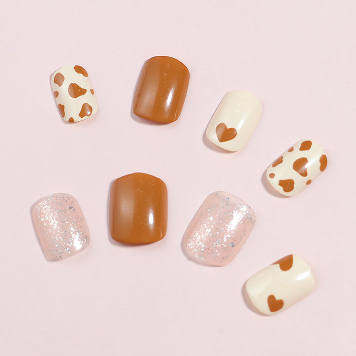 Künstlerisches Press-On-Nagelset mit modernen geometrischen Designs Karnz