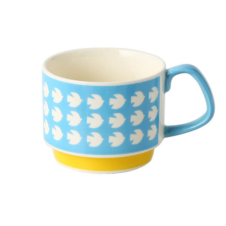 Keramikbecher mit Retro-Punkte-Design und ergonomischem Henkel