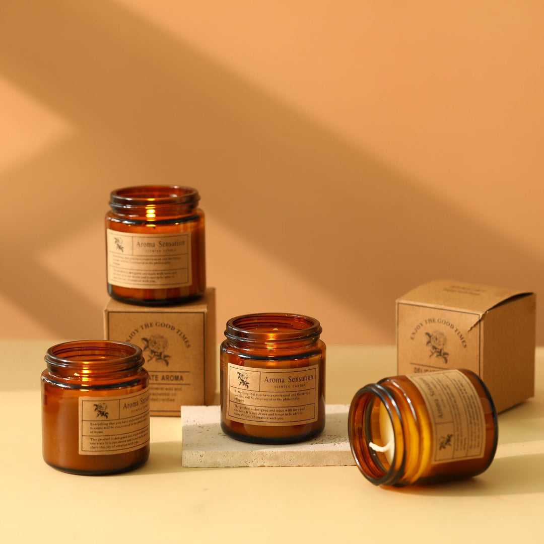 Duftende natürliche Sojawachskerze im Glas mit Kraft-Geschenkbox